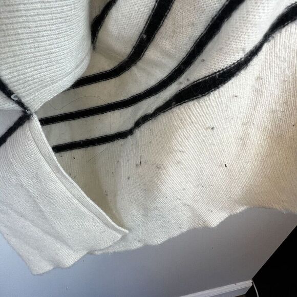 Cynthia Rowley Cream Black Striped 100% 2-Ply Cashmere Crewneck Sweater Size L - Picture 10 of 11